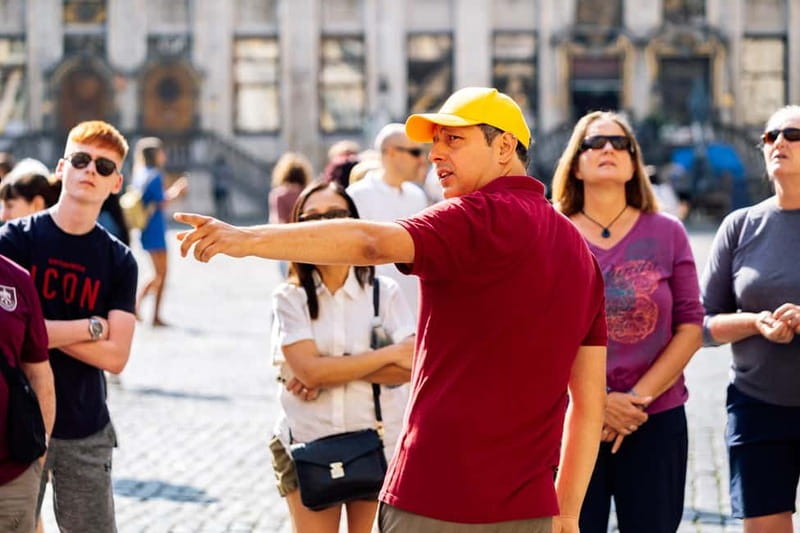 Brussels: Historical Tour with Chocolate & Waffle Tasting - Manneken Pis, Rue des Eperonniers, and the “Spot-and-Story” Style