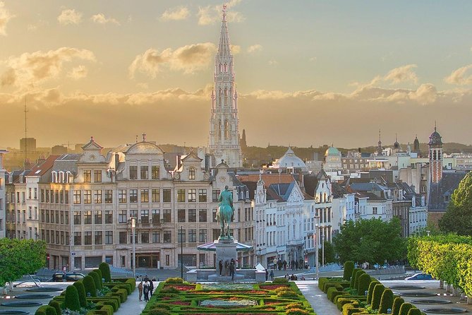 Brussels: Historical Walking Tour with Chocolate & Waffle Tasting - What the guiding style adds, from Ian and Sarah to Paul and Clemens