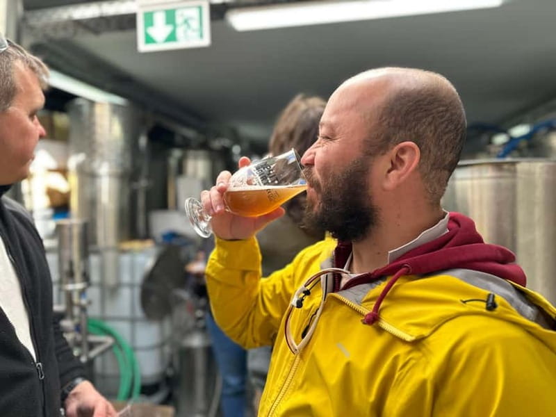 Brussels: micro brewery & distillery tour + beer tasting - What You Experience During the 1-Hour Guided Tour