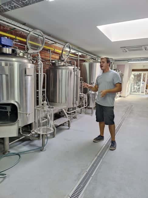 Brussels: micro brewery & distillery tour + beer tasting - Meet the Makers, Why the Guide Changes the Whole Feel