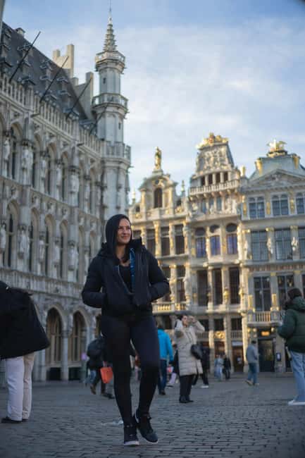 Brussels on Foot: Historic Center with a Local Guide in 2 hours - Starting at Grand-Place, when the whole square turns theatrical