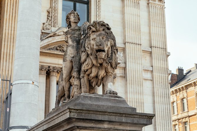 Brussels PRIVATE TOUR With Locals: Highlights & Hidden Gems - Meeting at Rue du Marché aux Poulets and getting your bearings fast