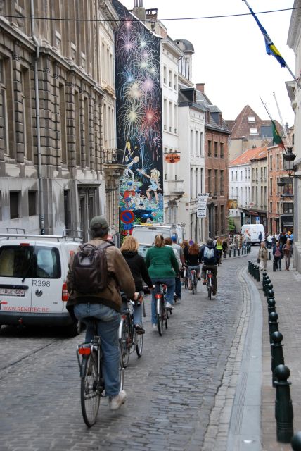 Brussels: Sightseeing Bike Tour - Meeting Point at Starbucks, and What to Look for
