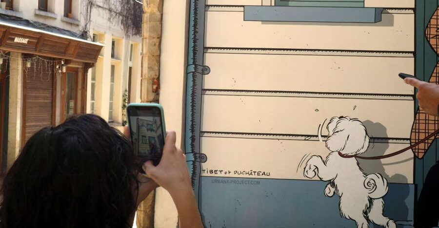 Brussels: The comic book walls walking tour - Tintin’s house stop, and how the story connects to real addresses