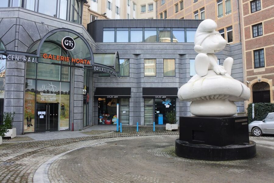 Brussels: The comic book walls walking tour - Using the multimedia app extras the smart way