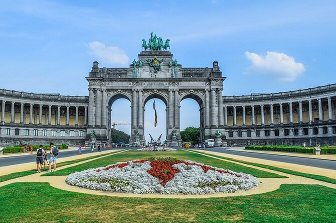 Brussels Walking Tour: Explore Top Sights & Hidden Gems - Stop 3: La Bourse de Bruxelles, Money Meets Classical Beauty