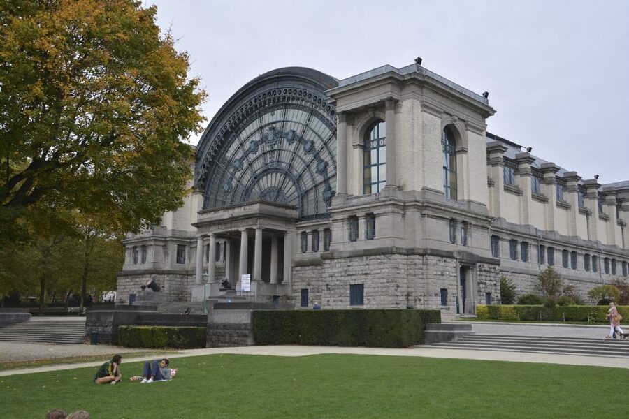 Brussels: Walking Tour from Central Station to Manneken Pis - The guide includes more than directions, it includes your food and fun plan