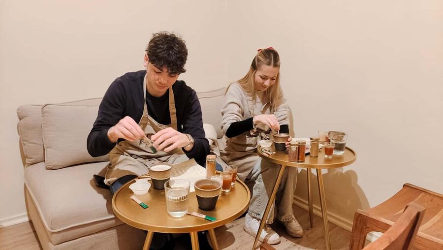 Chocolate history workshop Ghent - Hot chocolate with a recipe, plus a shopping window