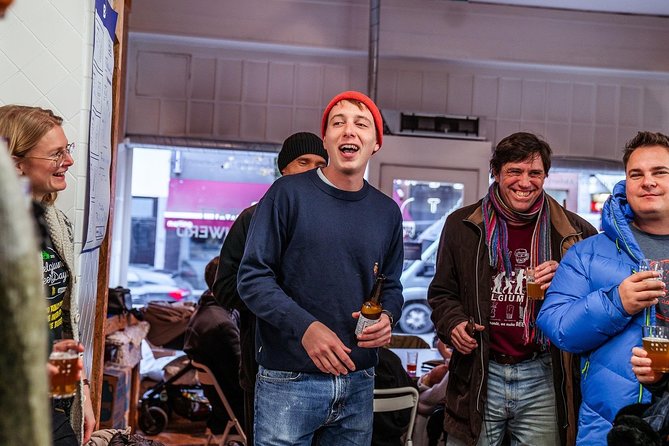 Discover our Brussels craft breweries with a local, passionate, young guide - Stop 1 at La Bourse de Bruxelles: lambic from a brown bar, with yeast in the spotlight