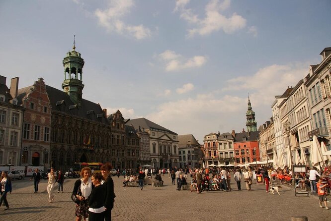 e-Scavenger hunt Mons: Explore the city at your own pace - The Grand-Place: Where Your Hunt Begins to Make Sense
