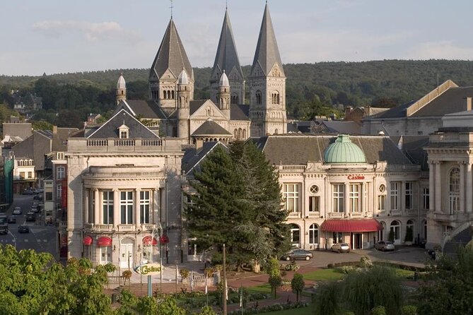 e-Scavenger hunt Spa: Explore the city at your own pace - Pairing this walk with spa time