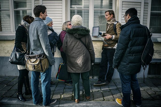 "Edges of Brugge" Photo Tour - 2hr open city tour & workshop - Andy’s workshop style: questions, practice time, and phone settings