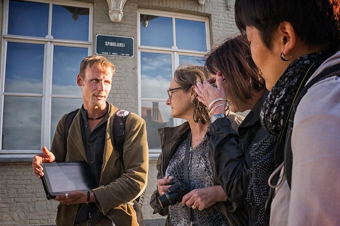 "Essential Brugge" Photo Tour - 3hr private city tour & workshop - The guide factor: Andy’s hands-on, friendly coaching