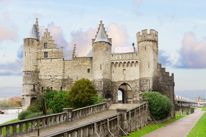 Explore Antwerp in 60 minutes with a Local - A Gothic Landmark With Rubens-Linked Art You Can Understand in Minutes