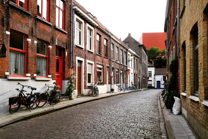 Explore Bruges in 60 minutes with a Local - Markt: the city square where you learn how Bruges works