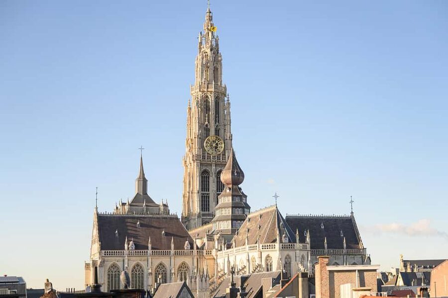 Explore the history of Antwerp with a local historian - Walking Antwerp’s past, stop by stop