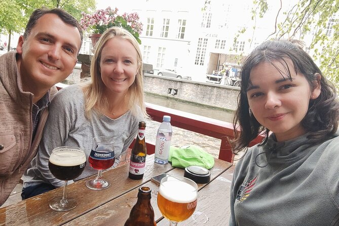 Food tasting & Historical walk - How the guide keeps the tour easy (and why small groups matter)
