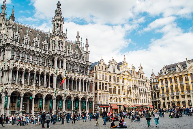 Free tour of Brussels in Italian ( with booking fee) - Grand Place in practice: what that 25-minute stop should feel like