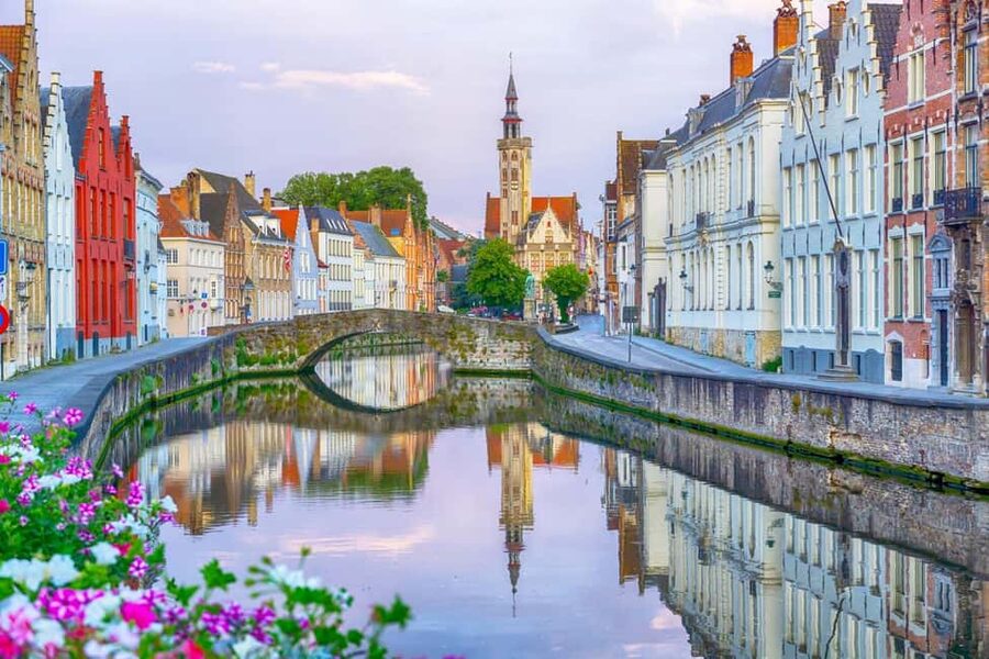 From Amsterdam: Bruges Day Tour in Spanish or English - The Bus Ride That Actually Helps: Timing, Comfort, And A Guide In Two Languages