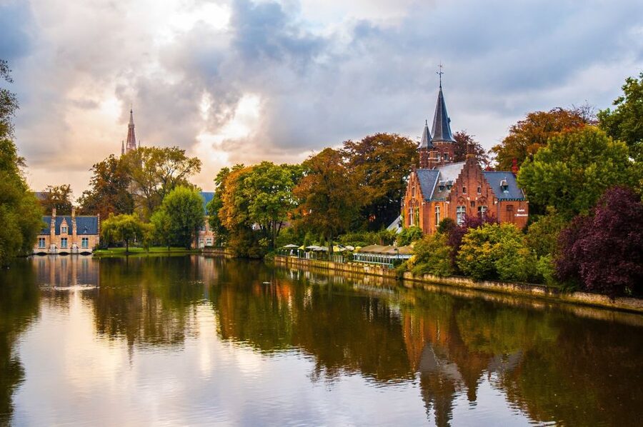 From Amsterdam: Bruges Day Trip in English with Boat Option - Grote Markt Free Time: Lunch, Chocolate, Lace, and Where to Aim