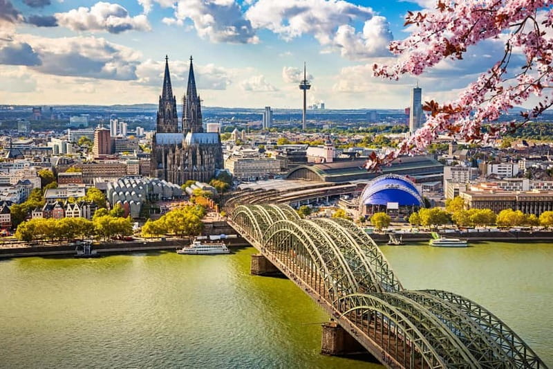 From Amsterdam: Cologne Full-Day Tour - Lunch and free time: how to make the most of your 3 hours