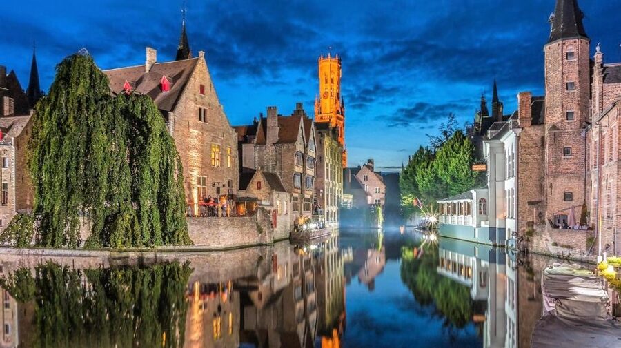 From Brussels: Bruges and Ghent Full-Day Trip by Train - Bruges canal heart: Lake of Love and the Beguinage rhythm