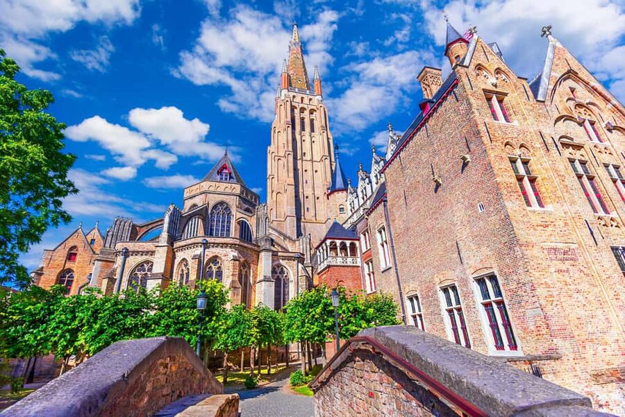 From Brussels: Bruges by Train with Guided Tour & Boat Ride - Lunch and Free Time: How to Use the Break Without Feeling Lost