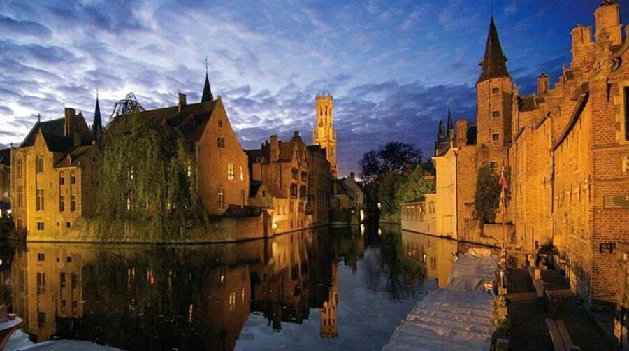 From Brussels: Bruges Day Trip with Boat Tour Option (ENG) - The guided walking tour: your 2 hours of Bruges highlights