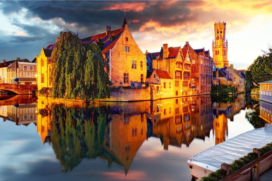 From Brussels: Bruges Day Trip with Boat Tour Option (ES) - Value for $50: why this day trip is a good deal if it fits your style