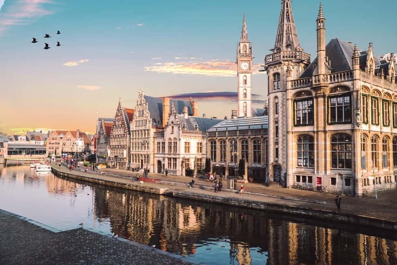 From Brussels: Day Trip to Ghent with Atomium in English - Belfry, Town Hall, and the noose-bearers legend