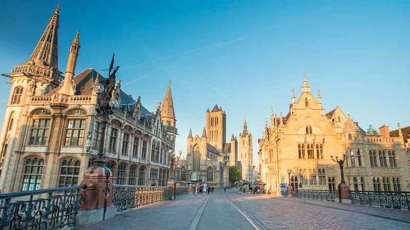 From Brussels: Day Trip to Ghent with Atomium in English - The English-guided Ghent walk: how you get your bearings fast