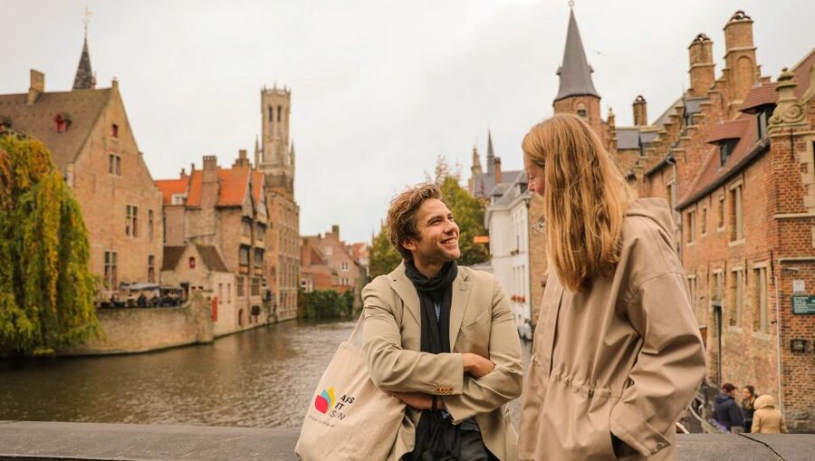 From Paris: Day Trip to Bruges with Optional Seasonal Cruise - Your free time in Bruges: how to use it for food, beer, and wandering