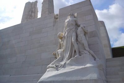 Full Day Canadian WW1 Vimy and Somme Battlefield Tour from Ypres
