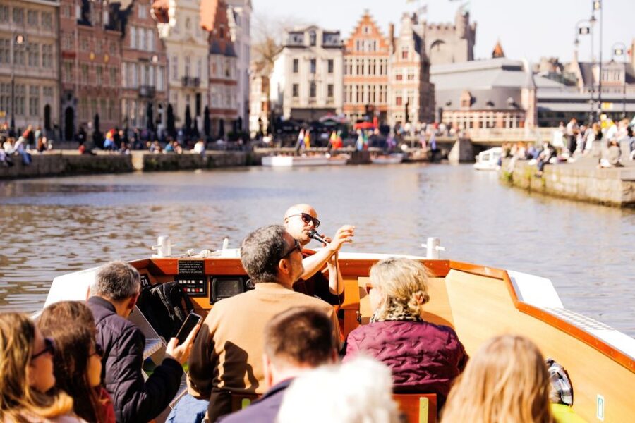 Ghent: 40 Minute Medieval Center Guided Boat Tour - How the Live Guide Works, and What It Means for Your Listening