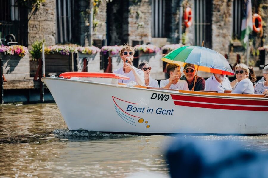 Ghent: 50-Minute Medieval Center Guided Boat Trip - Castles and Power: Gravensteen and the Counts’ Court Area