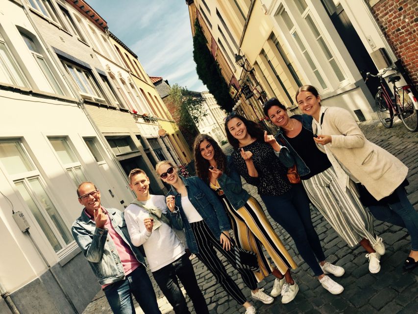 Ghent: Belgian Chocolate Walking Tour with Tastings - Open atelier peeks: seeing chocolate become real