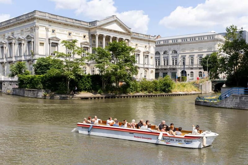 Ghent Completely - 90-minute boat tour (DUTCH ONLY) - The first glide: St Bavo’s Cathedral, Belfry, and St Nicholas’ Church