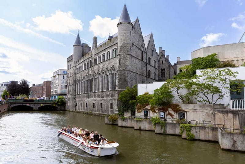 Ghent Completely - 90-minute boat tour (DUTCH ONLY) - Ancient Port of Ghent: quay walls and mercantile houses