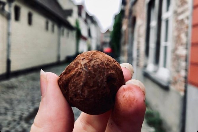 Ghent: Famous Belgian Chocolate Walking Tour with Tastings - Should you book this Ghent chocolate walking tour?