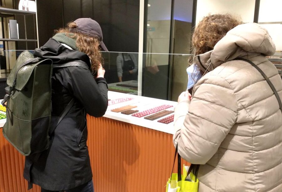 Ghent: Guided City Tour with Chocolate Tastings - The walk to Graslei and Korenlei quays, where the story can breathe