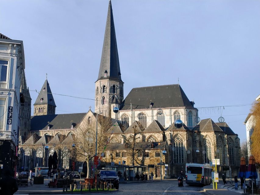 Ghent: Guided City Tour with Food Tastings - Graffiti Street and local stories: how the guide connects culture to flavor