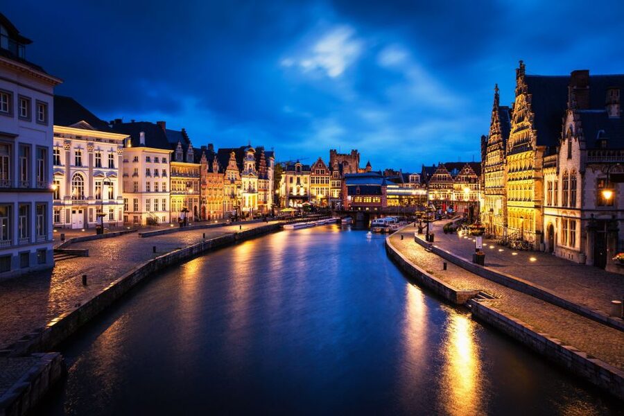 Ghent: The Dark Side of Ghent Private Walking Tour - Meeting at Hostel Uppelink, and what to plan for