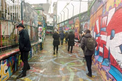 Ghent Walking Tour – City Highlights and Beyond Tradition
