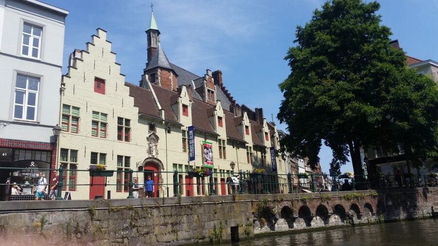 Ghent: Walking Tour from Friday Market to the Cathedral - Patershol and the older Fish Market stretch