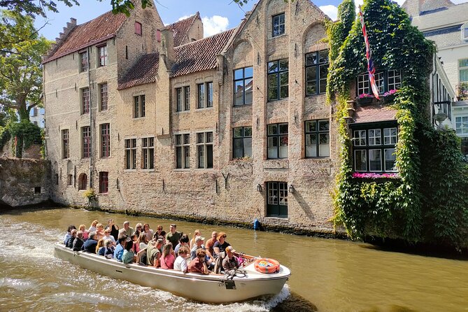 Guided boat trip and walk - Ten Wijngaarde Beguinage: Women’s Community and Quiet Perspective