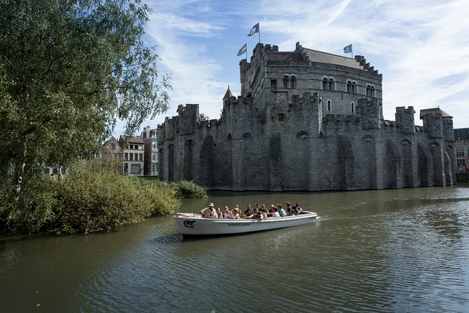 Guided Boat Trip in Ghent - On-board setup: covered vs open boats, plus what to expect from the guide
