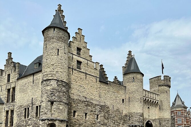 Guided E-kickscooter tour: The big five of Antwerp - The most amazing translation of the World: a quick meaning-making stop