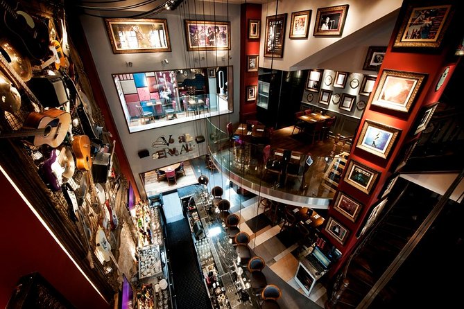 Hard Rock Cafe Brussels with Set Lunch or Dinner - Acoustic vs Electric menu choices, and what they mean for your appetite