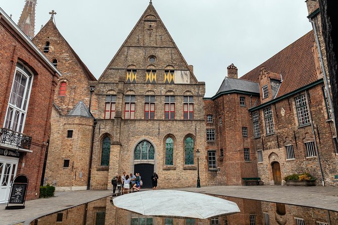 Highlights & Hidden Gems With Locals: Best of Bruges Private Tour - Start at Markt, Then Learn Bruges by Walking Its Squares