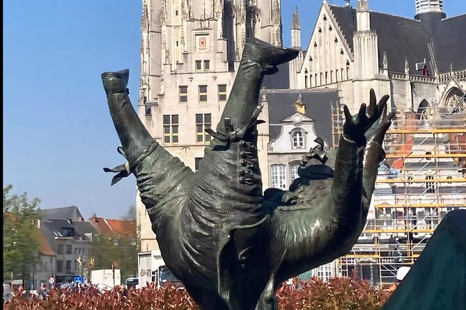 Lost Lanes and Secret Gardens Self Guided Audio Tour - Stop 2: The Town Hall Square for Everyday Life